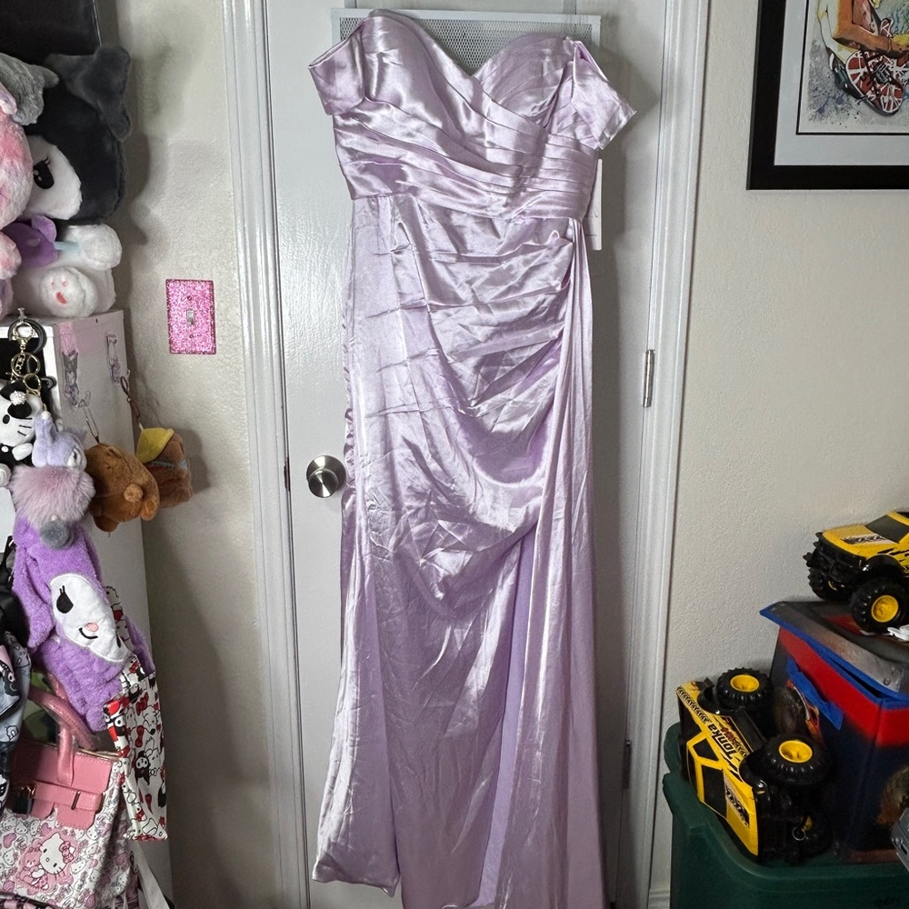 Elegant Lavender Strapless Gown